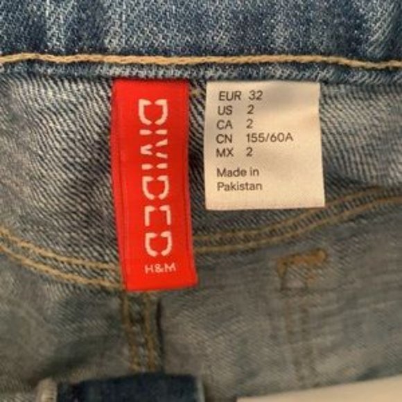 Divided H& M Distressed Super Short Fringed Booty Jeans - Picture 4 of 4